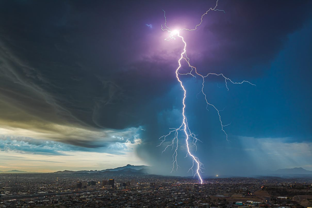 Weather Photographer Of The Year Setting The Scene Lightning Royal Meteorological Society 